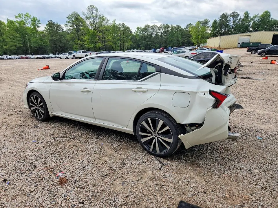 2021 NISSAN ALTIMA SR  