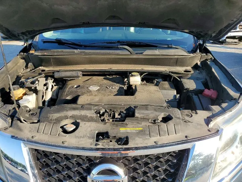 2016 NISSAN PATHFINDER SL  