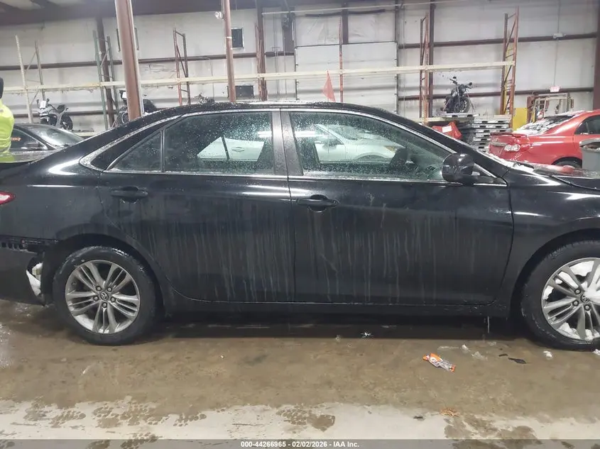 2017 TOYOTA CAMRY SE