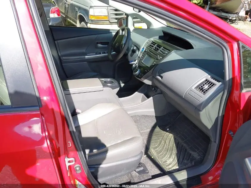 2013 TOYOTA PRIUS V TWO
