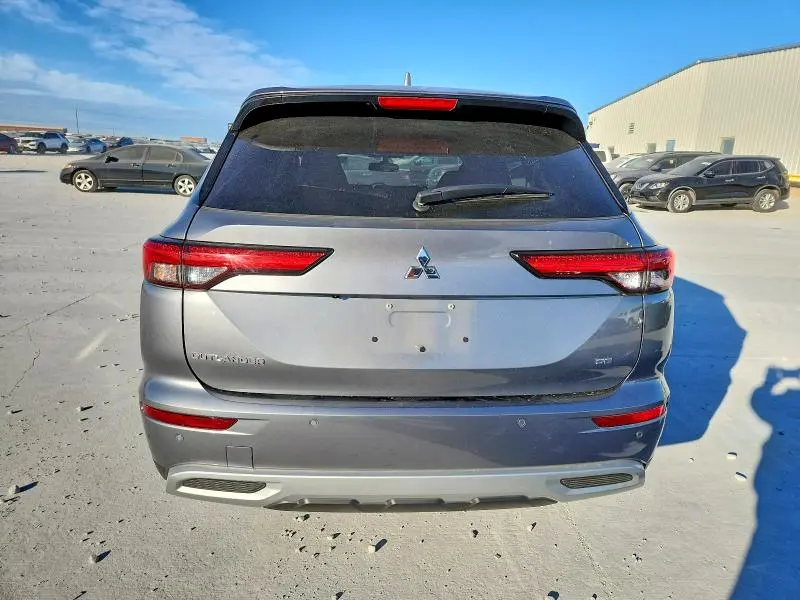 2024 MITSUBISHI OUTLANDER SE  