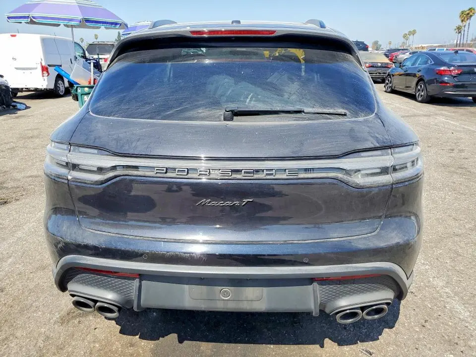 2023 PORSCHE MACAN BASE  