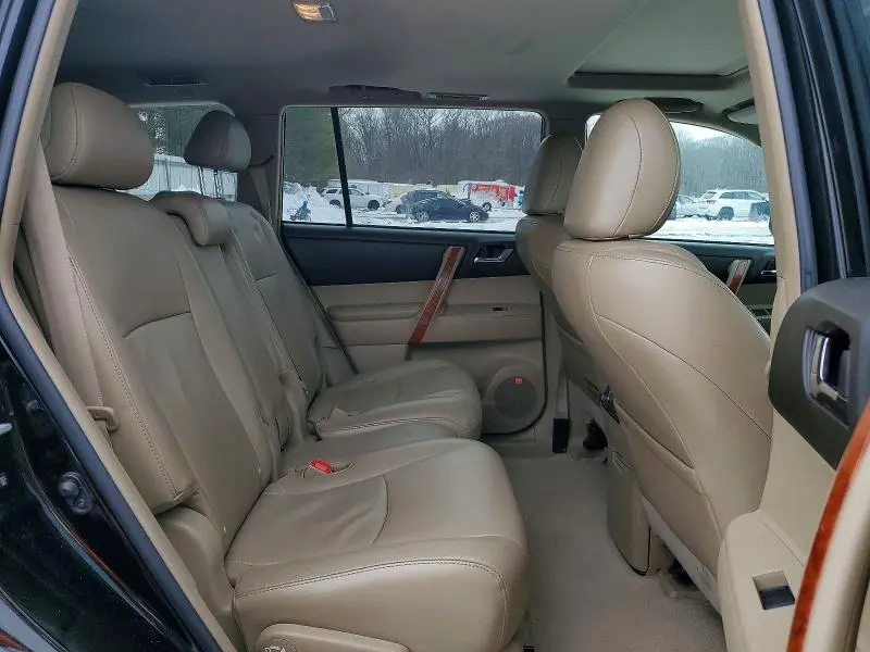 2010 TOYOTA HIGHLANDER LIMITED  