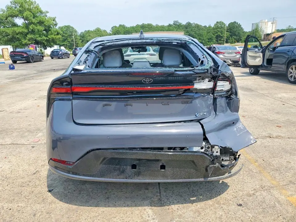 2025 TOYOTA PRIUS XLE  