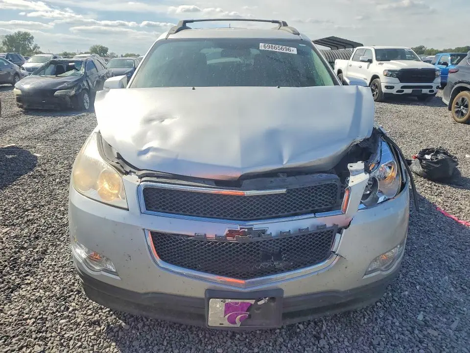 2011 CHEVROLET TRAVERSE LT  
