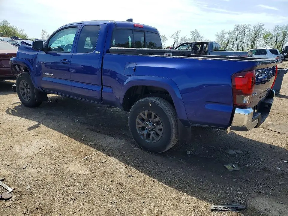 2022 TOYOTA TACOMA SR5  