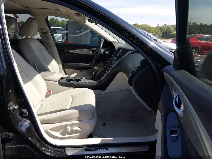 2015 INFINITI Q50  