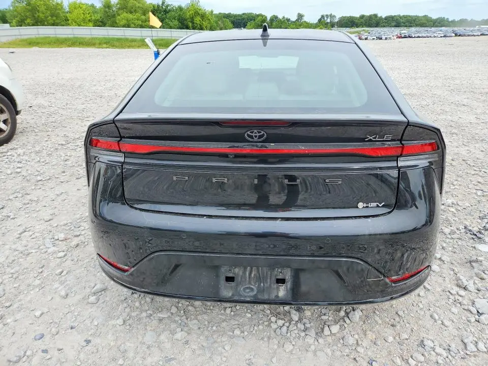 2024 TOYOTA PRIUS XLE  