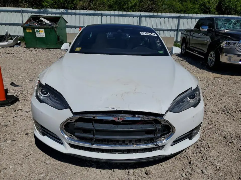 2015 TESLA MODEL S 85D  
