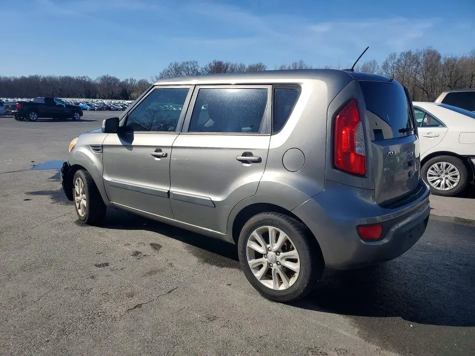 2013 KIA SOUL +  