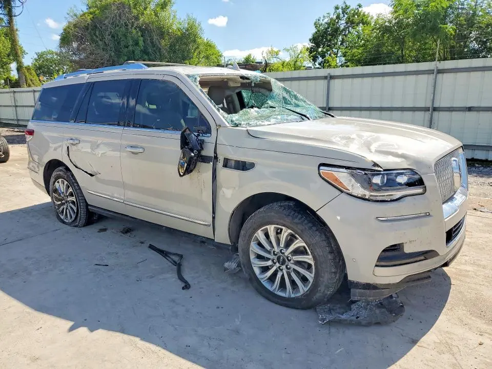 2024 LINCOLN NAVIGATOR   