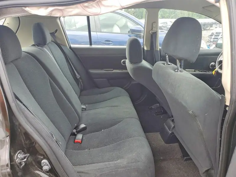 2011 NISSAN VERSA   