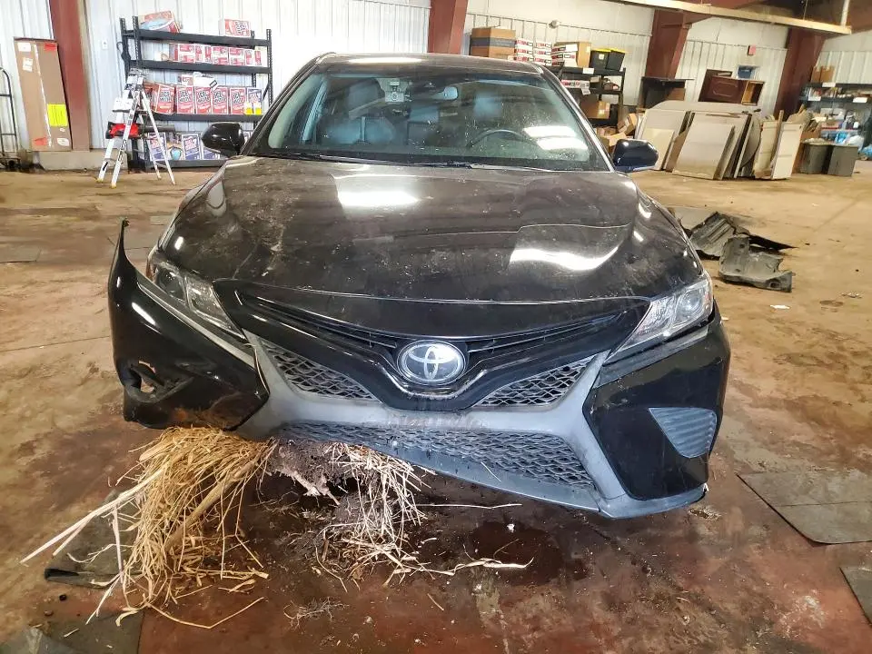 2018 TOYOTA CAMRY SE  