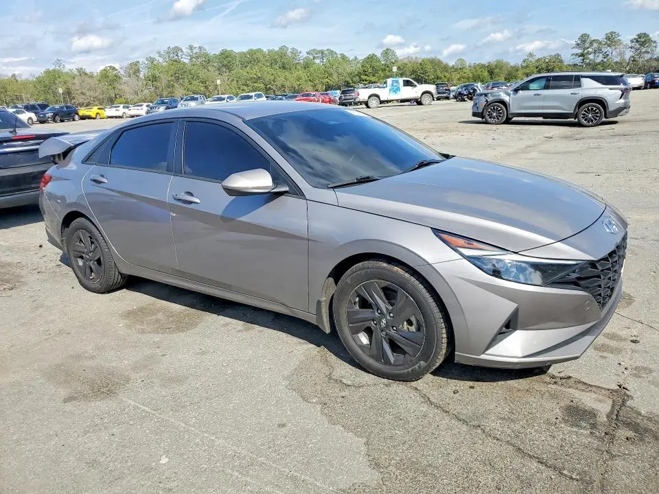 2021 HYUNDAI ELANTRA SEL  