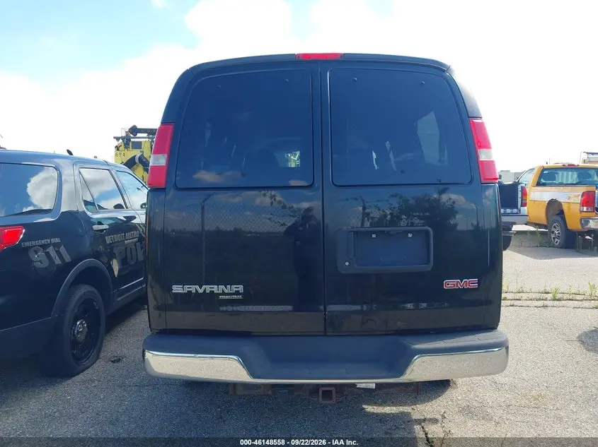 2013 GMC SAVANA 3500 LT