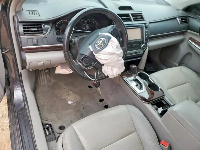 2012 TOYOTA CAMRY XLE  