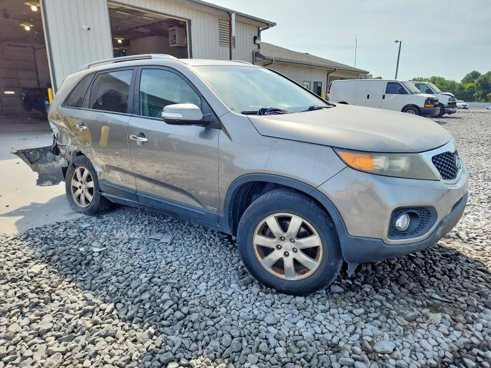 2011 KIA SORENTO LX  