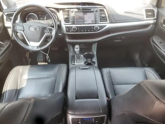2019 TOYOTA HIGHLANDER SE  