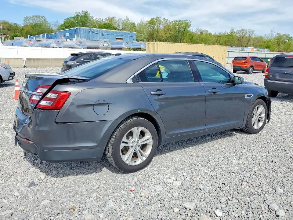 2015 FORD TAURUS SEL  
