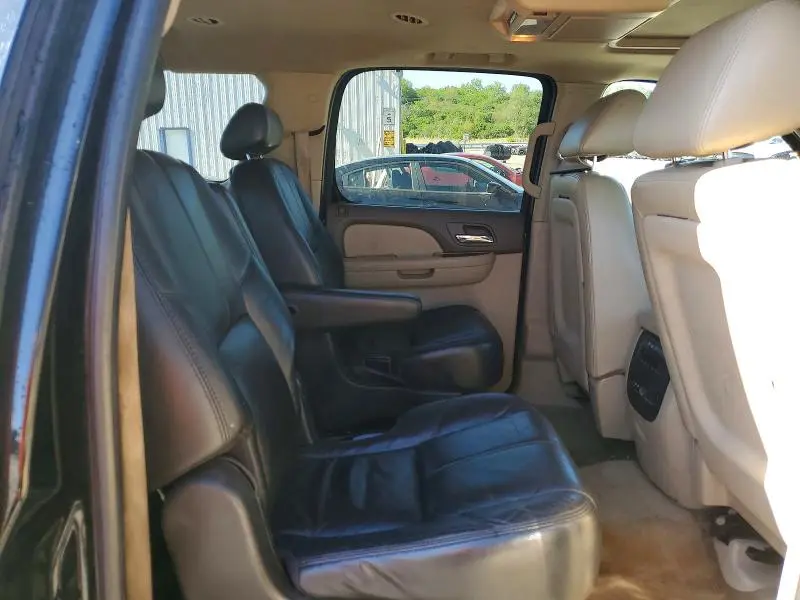 2011 CHEVROLET SUBURBAN K1500 LT  
