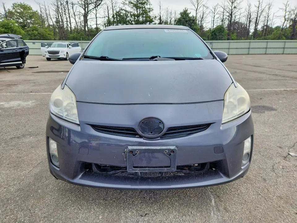 2010 TOYOTA PRIUS III  