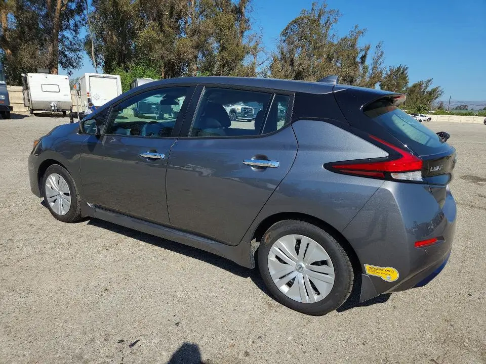 2022 NISSAN LEAF S  