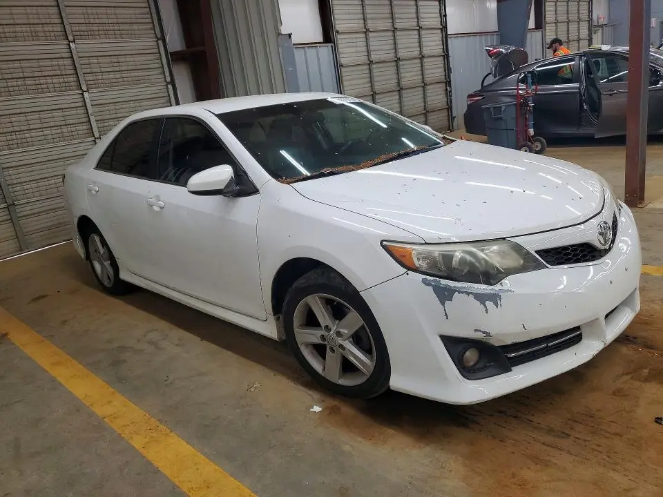 2013 TOYOTA CAMRY SE  