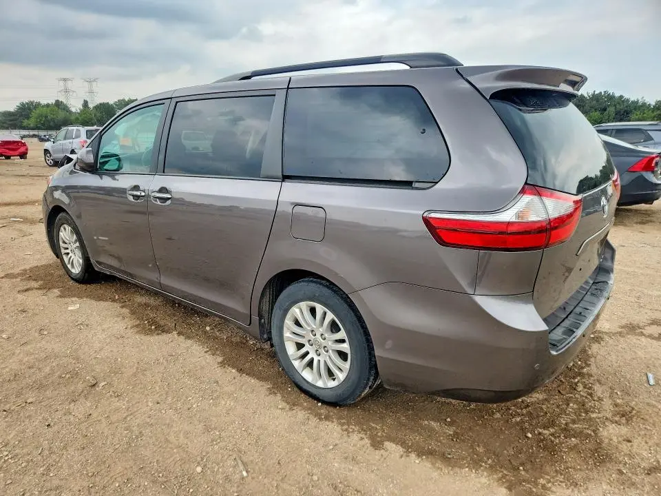 2015 TOYOTA SIENNA XLE PREMIUM 8-PASSENGER  