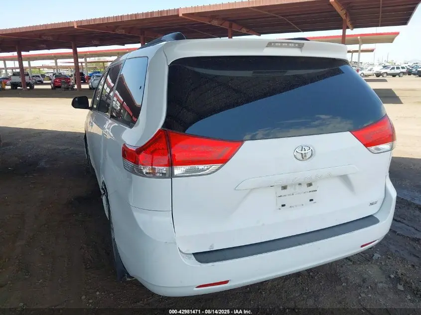 2011 TOYOTA SIENNA XLE V6