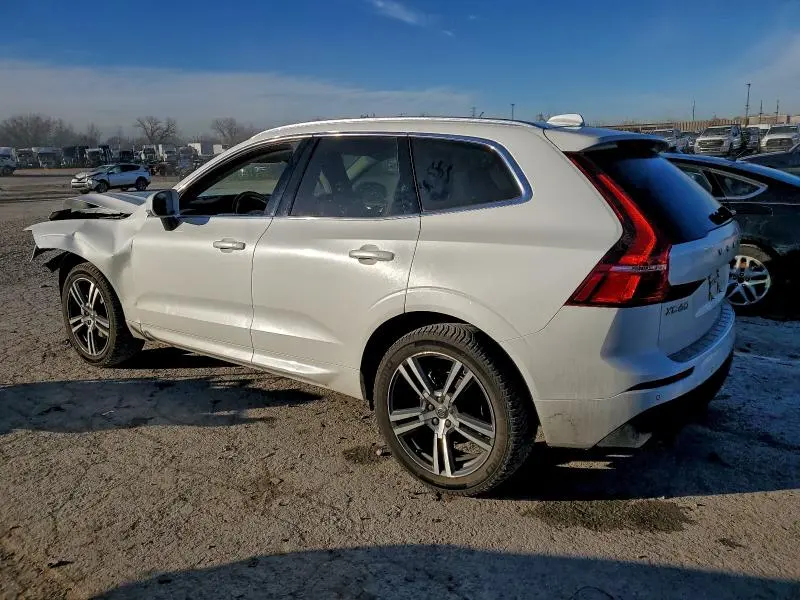 2021 VOLVO XC60 T5 MOMENTUM  
