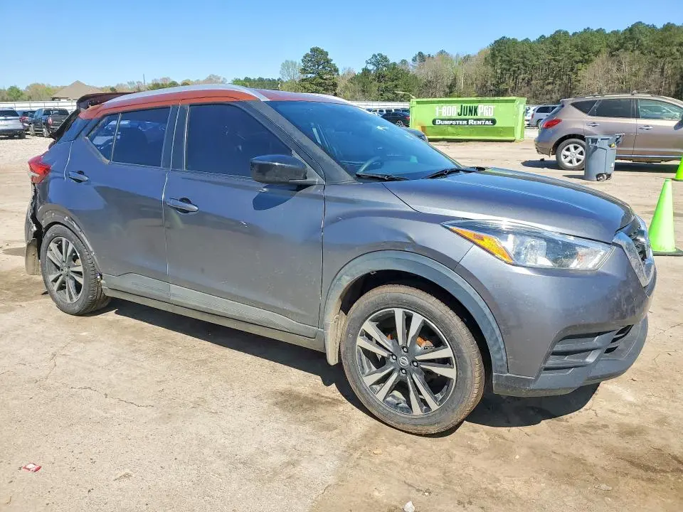 2020 NISSAN KICKS SV  