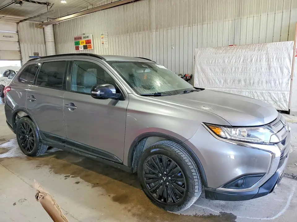 2020 MITSUBISHI OUTLANDER SE  