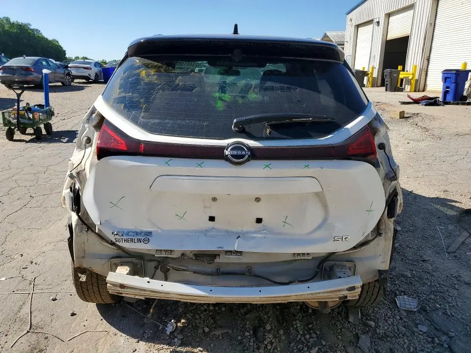 2023 NISSAN KICKS SR  