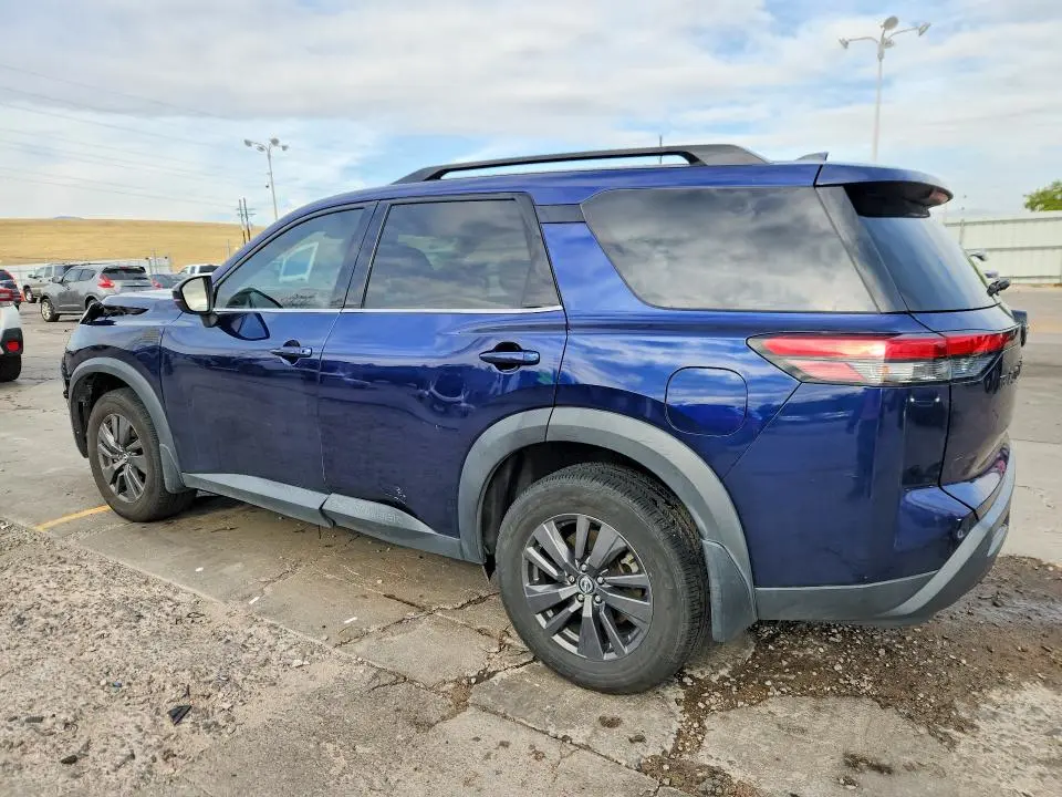 2022 NISSAN PATHFINDER SV  