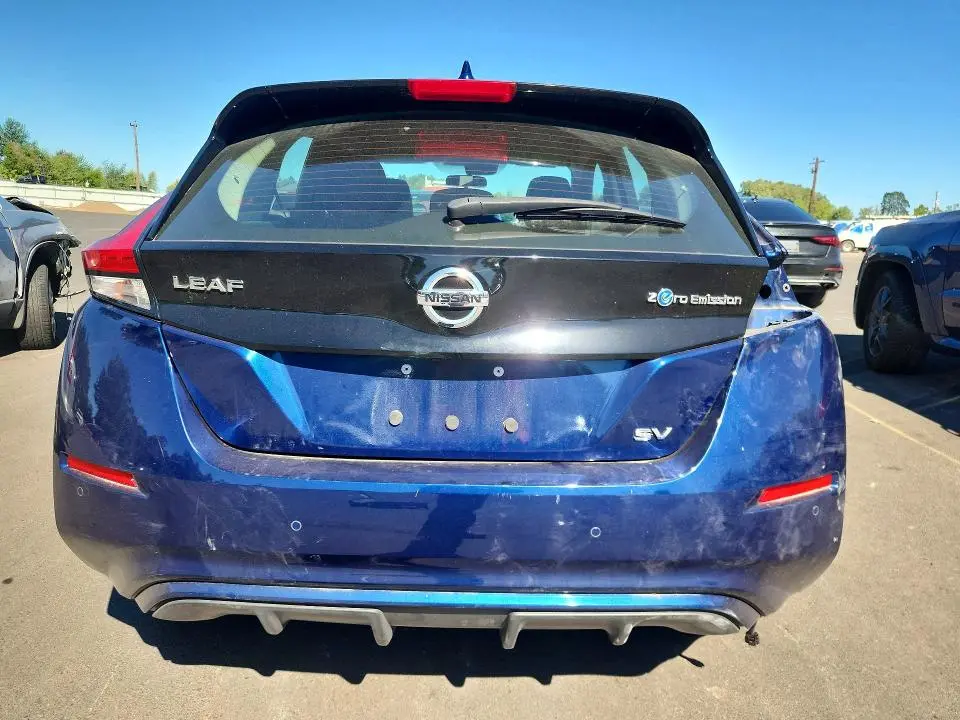 2022 NISSAN LEAF SV  