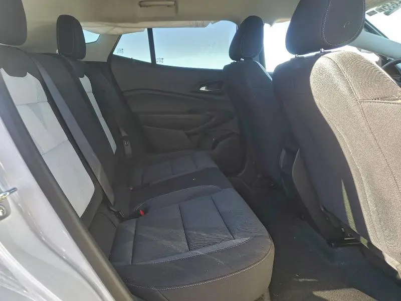 2025 CHEVROLET TRAX LS  