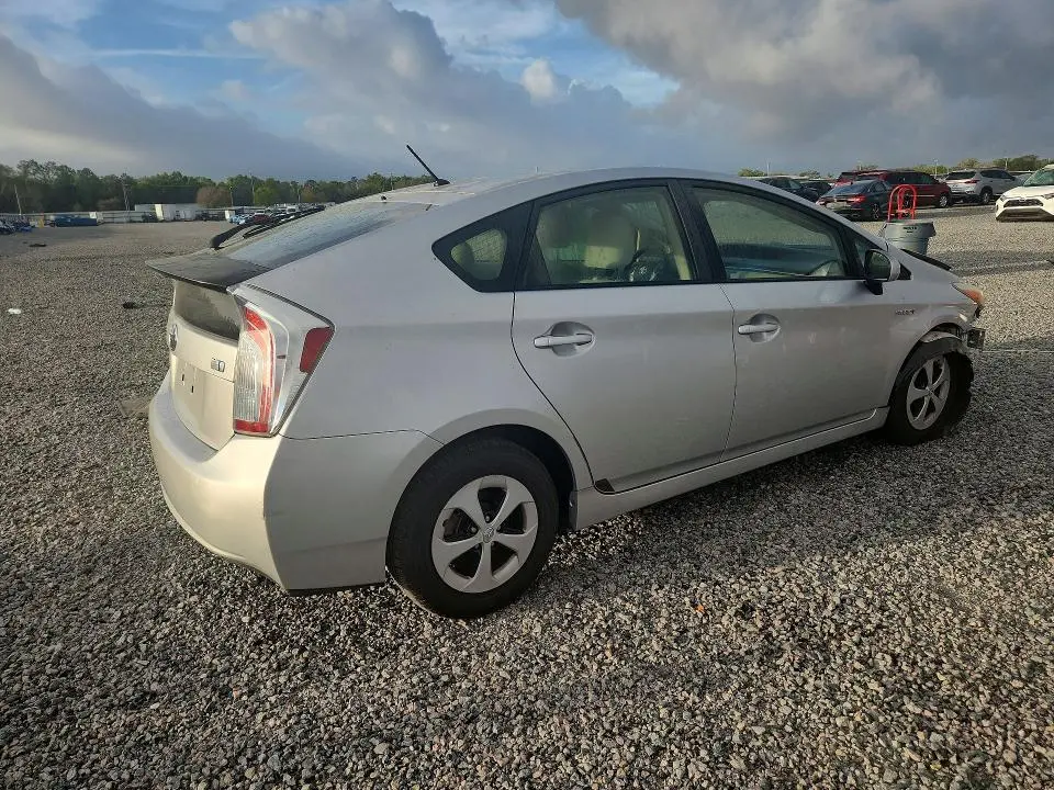 2013 TOYOTA PRIUS TWO  