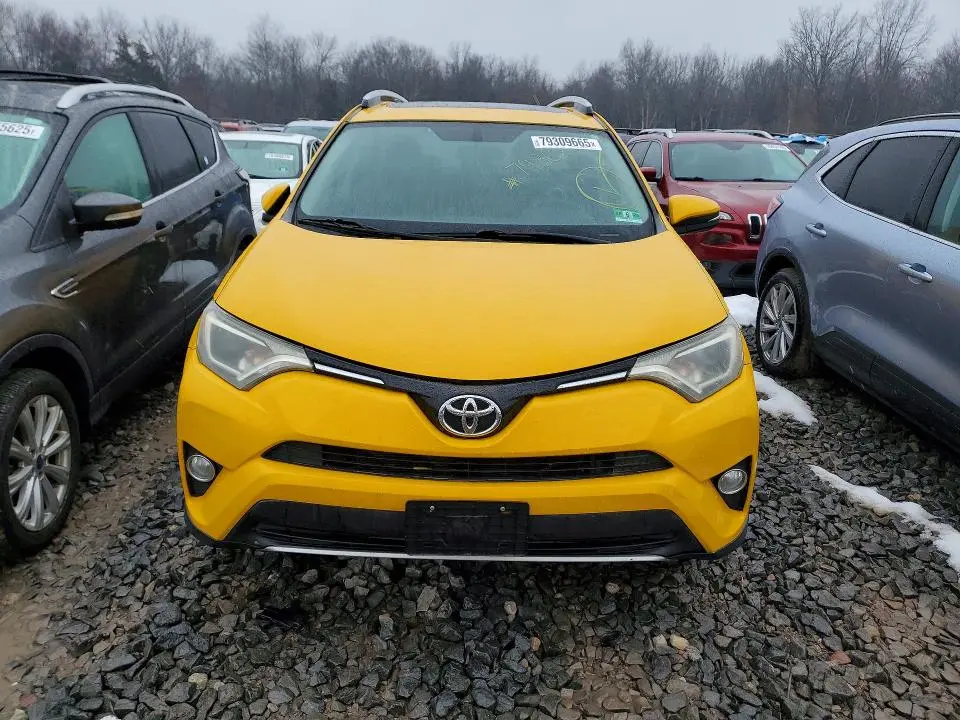 2016 TOYOTA RAV4 XLE  