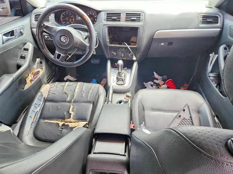 2013 VOLKSWAGEN JETTA SE  
