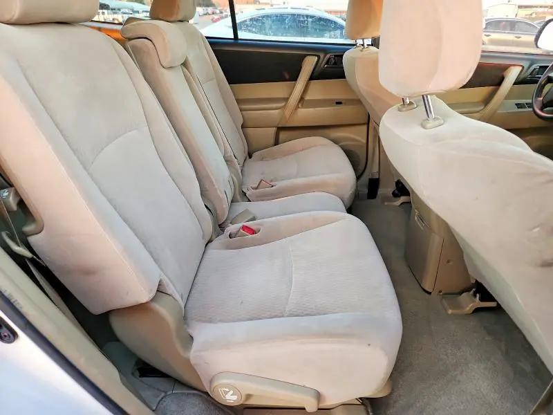 2010 TOYOTA HIGHLANDER BASE  