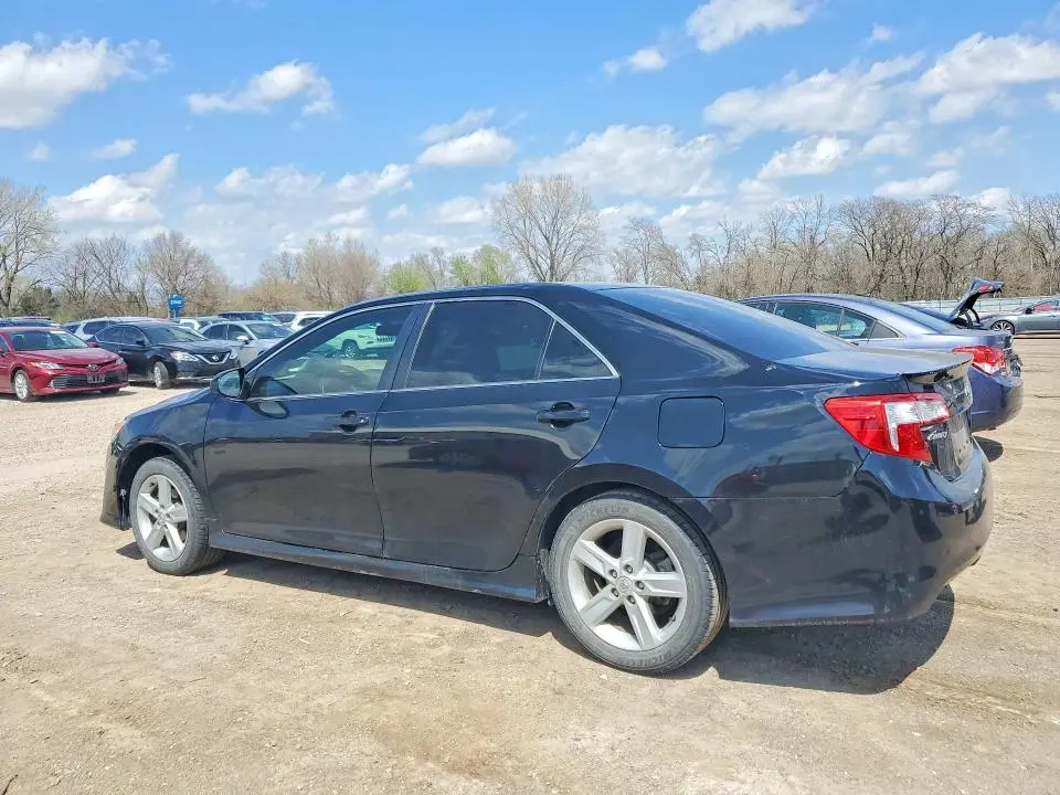 2013 TOYOTA CAMRY SE  
