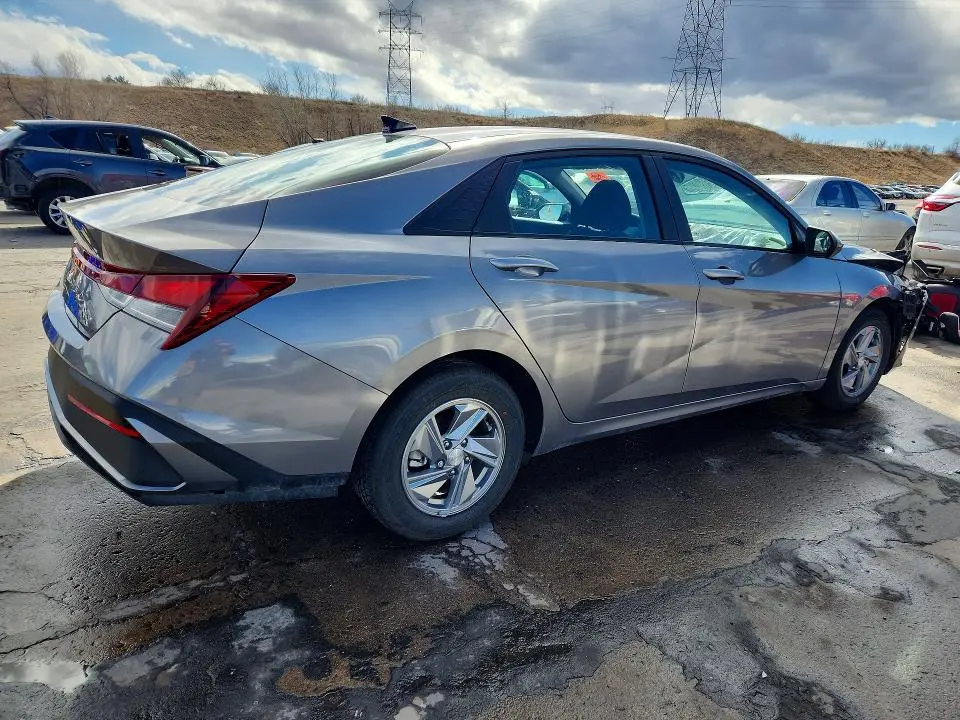 2024 HYUNDAI ELANTRA SE  