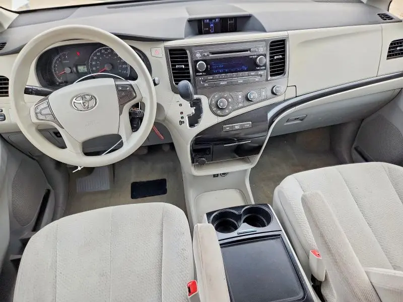 2012 TOYOTA SIENNA LE  