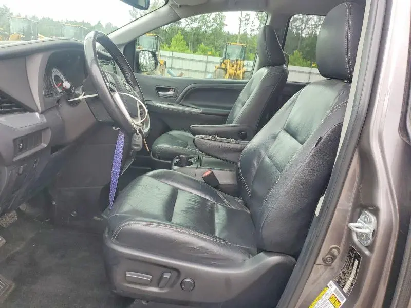 2018 TOYOTA SIENNA SE 8-PASSENGER  
