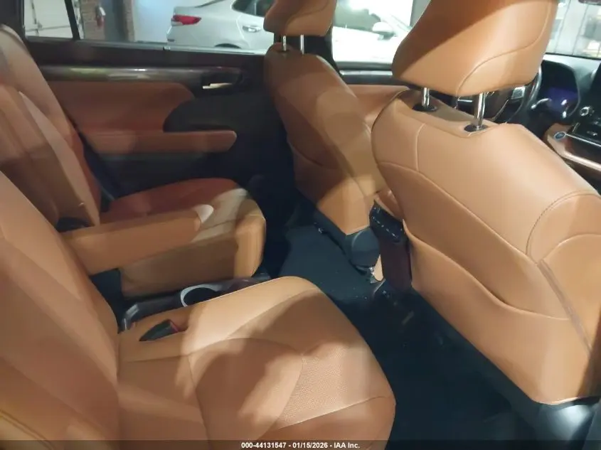 2021 TOYOTA HIGHLANDER HYBRID PLATINUM