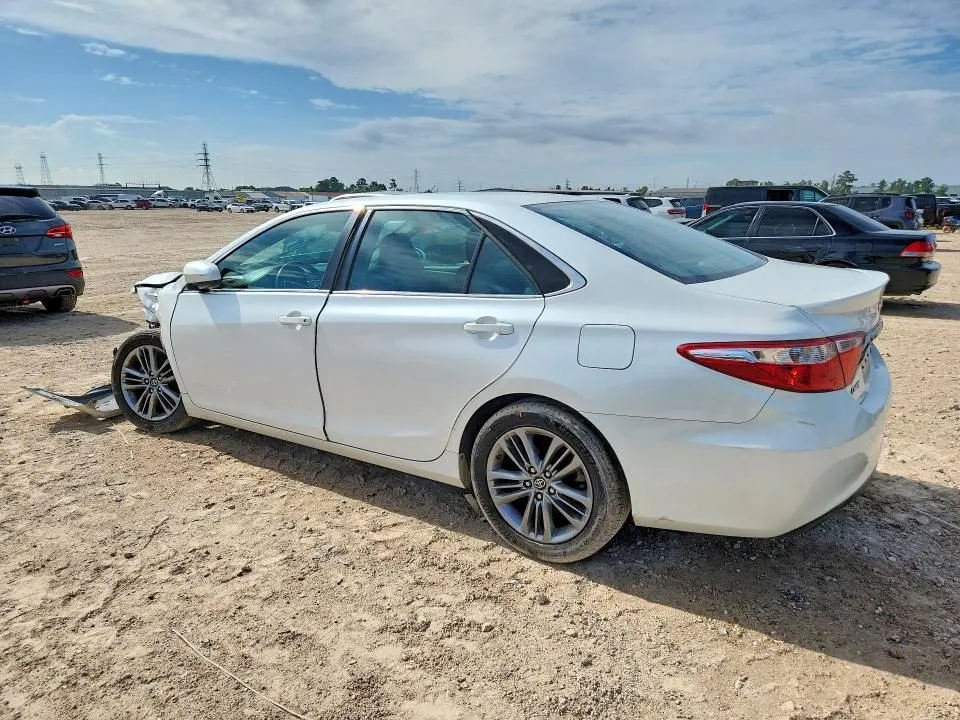 2017 TOYOTA CAMRY SE  
