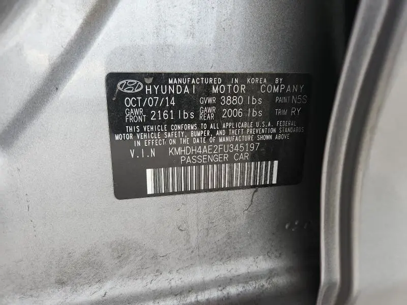 2015 HYUNDAI ELANTRA SE  