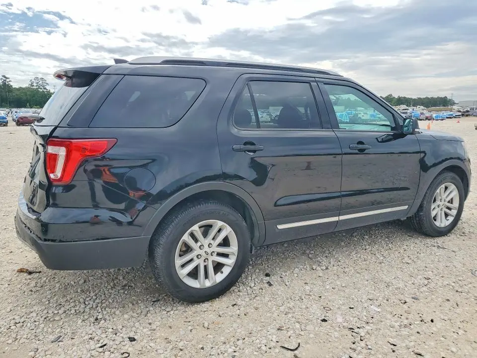 2017 FORD EXPLORER XLT  