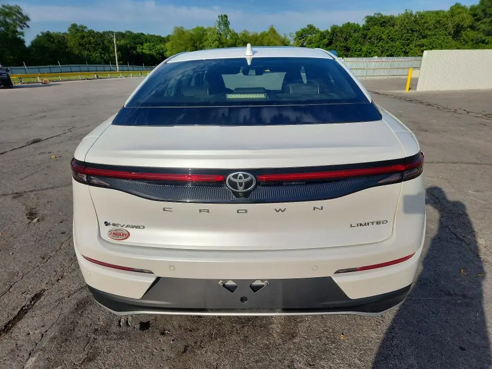 2024 TOYOTA CROWN LIMITED  