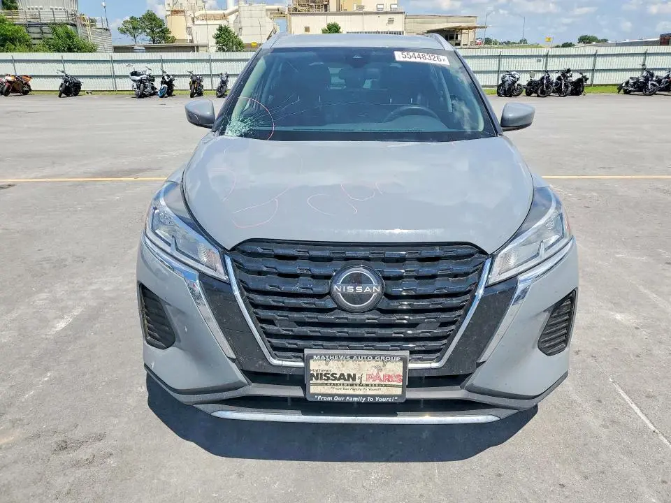 2022 NISSAN KICKS SV  
